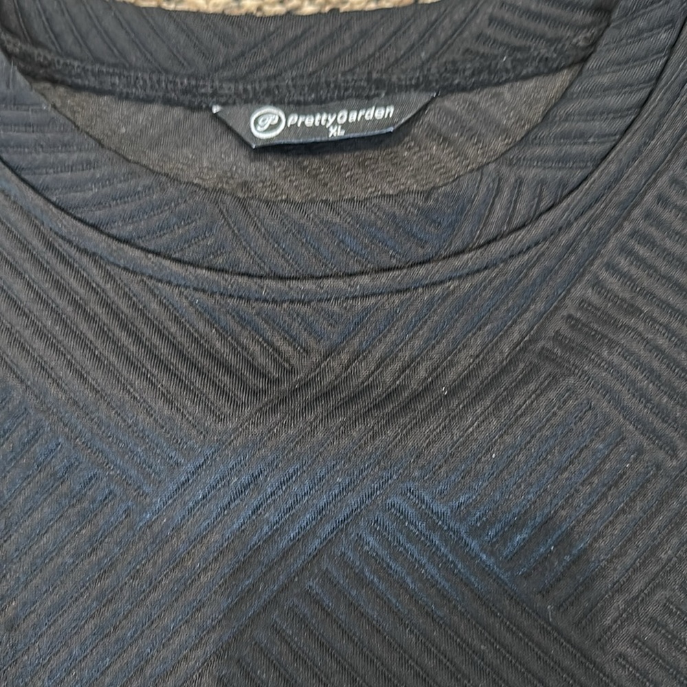 Textured black set - Picture 2 of 5